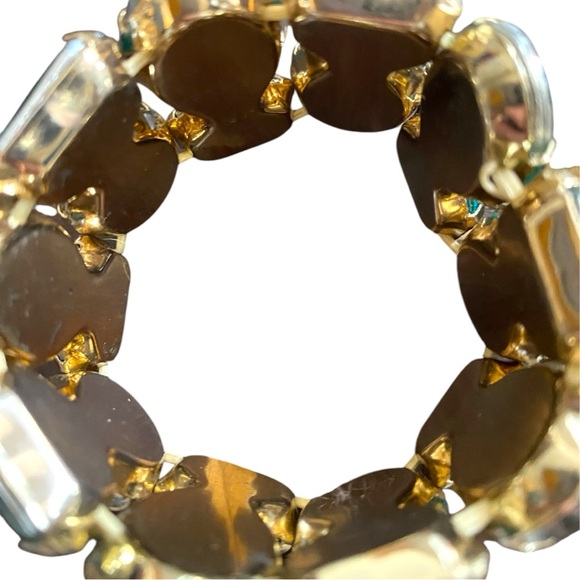 Emerald colored stretch bracelet - Picture 3 of 5